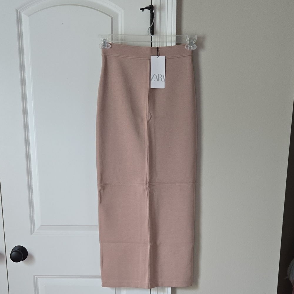 NWT Zara Powder Pink Midi Slim Fit Pencil Skirt with Slit on the back Size Small